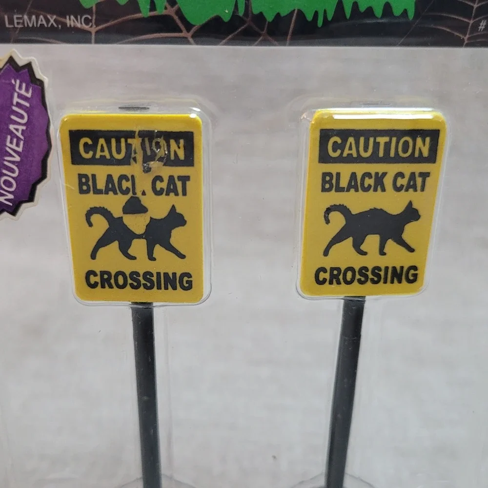 Lemax Spooky Town Scary Road Signs Set of 2 Black Cat Crossing 04712 Halloween